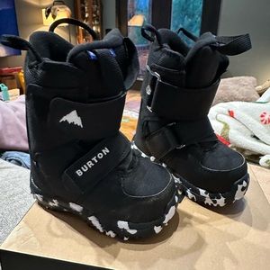 Burton Mini grom snowboard boots kids size 8c
